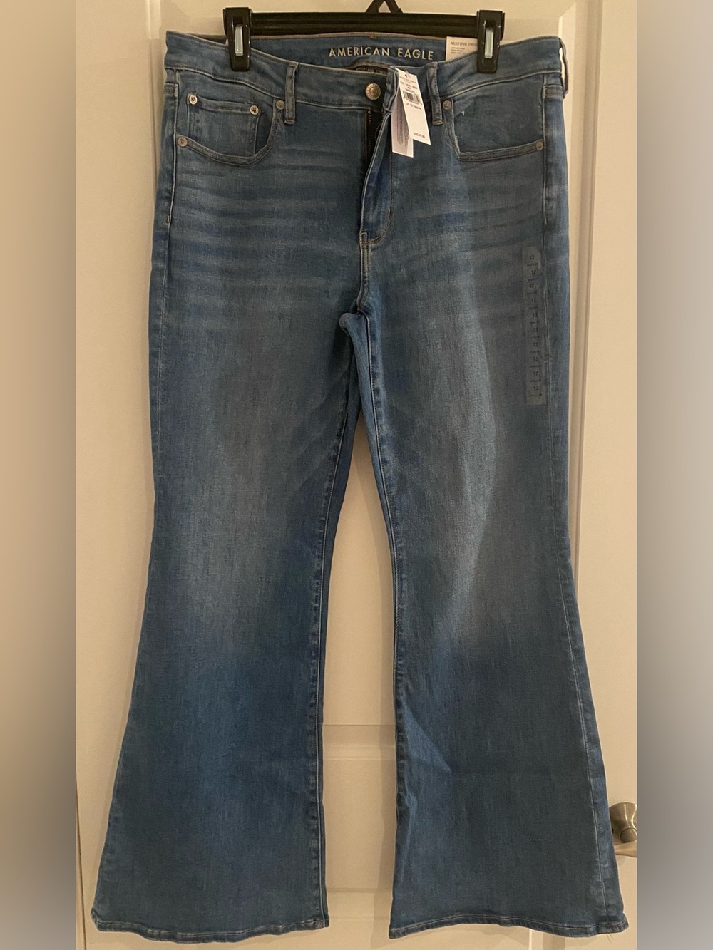 American Eagle Outfitters Women's Medium Blue Flare Jeans size 12, W31